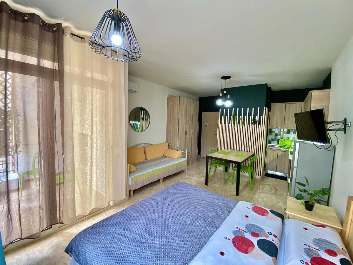 Delight Apartments Golem  Ngoại thất bức ảnh