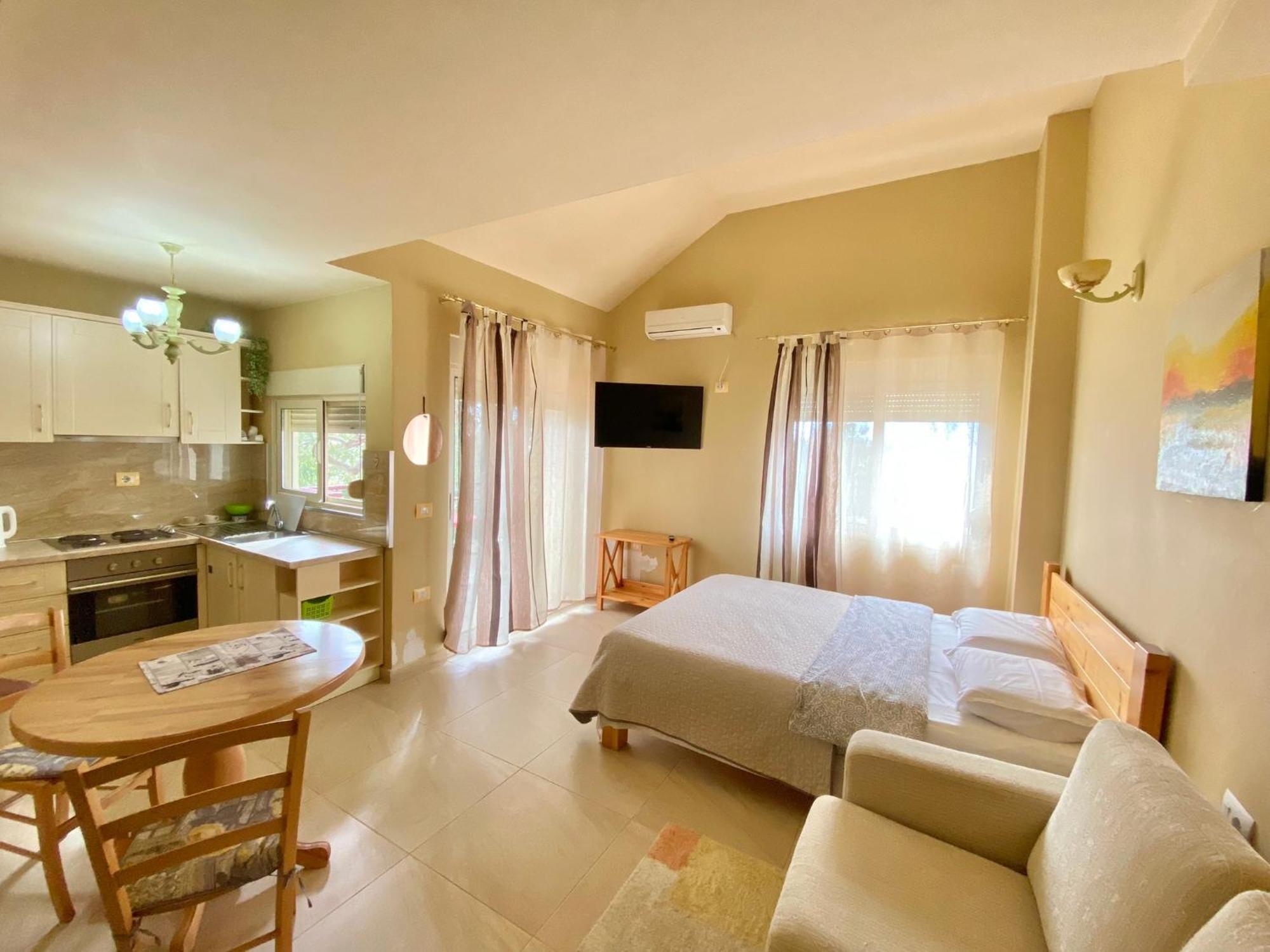 Delight Apartments Golem  Ngoại thất bức ảnh